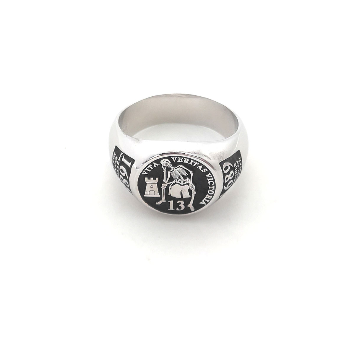 Custom Engraved 17mm Round Top - Initial Ring Custom recensione e prezzo